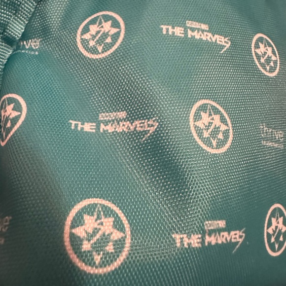 Thrive Marvel Causmetics Pouch-NWOT - Picture 8 of 10